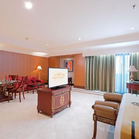 Sunlake Waterfront Resort & Convention Jakarta Extérieur photo