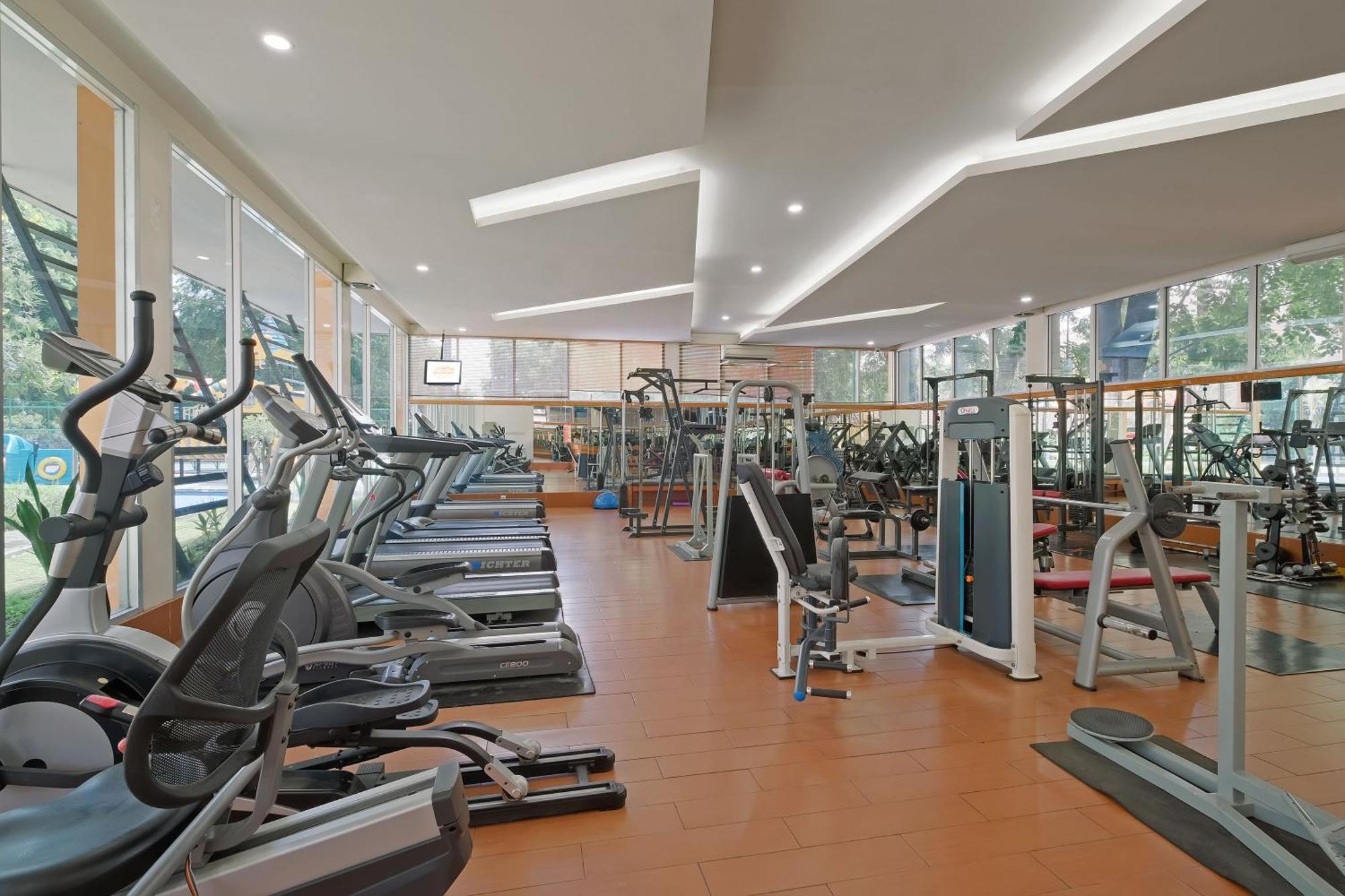 Sunlake Waterfront Resort & Convention Jakarta Extérieur photo